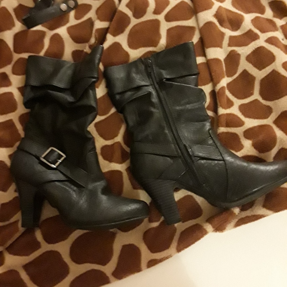 Boot and heel lot - Picture 4 of 7